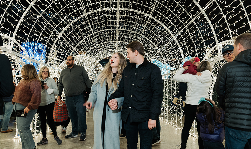 couple at the maze tunnel looking impressed