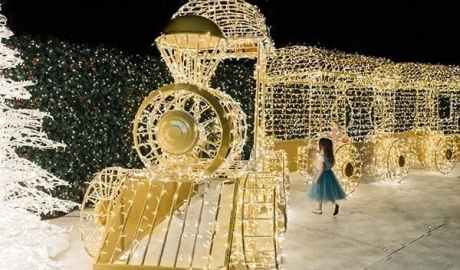 Enchant Christmas Light Train